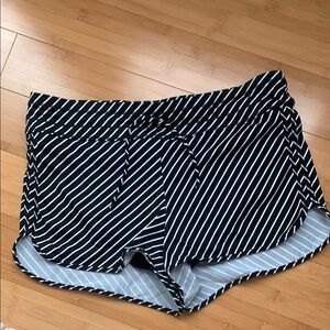Athleta Surge Striped Black and White Women's Swim Shorts. Sz medium. Euc.